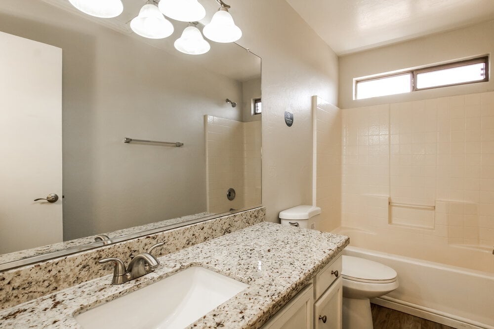 Building Photo - 8802 E University Dr