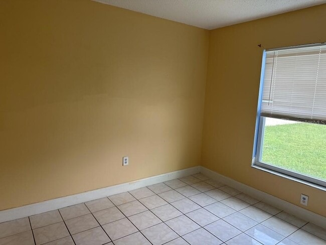Building Photo - 394 Colonade Ct