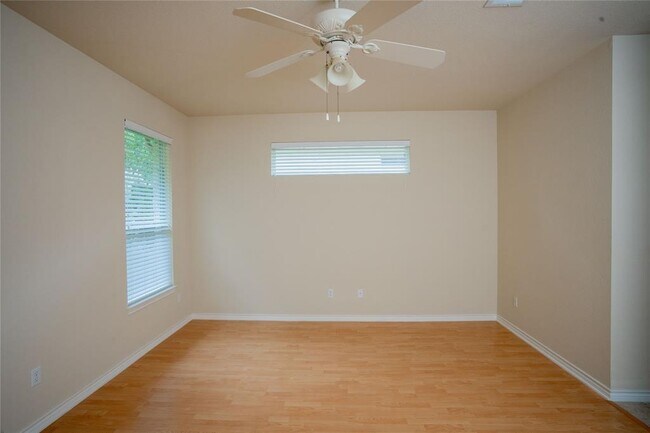 Building Photo - 806 Heritage Oaks Bend