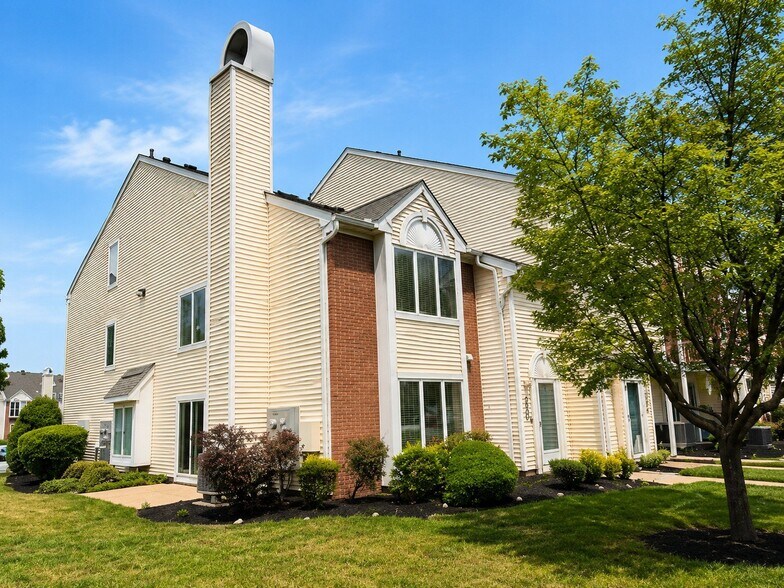 Building Photo - 250 Juanita Ct