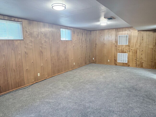 Building Photo - 1419 Prado Dr