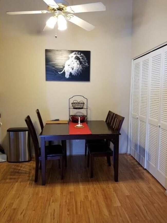 Dining Area - 3500 S Greenville St