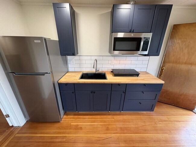 Building Photo - 1133 N Almon St