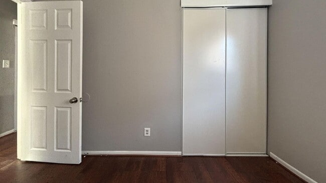 Building Photo - 2037 Beyer Ave