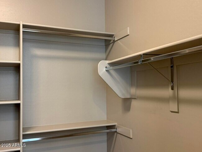 Building Photo - 297 E Kaibab Dr