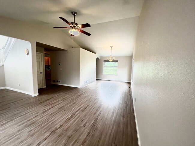 Building Photo - 2909 Des Moines Dr