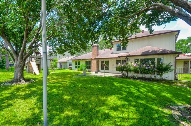 Building Photo - 2103 Winged Foot Dr