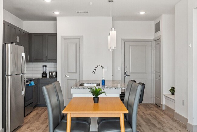 Building Photo - 12100 1/2 Ferrystone Glen Drive-SI ID1343249P