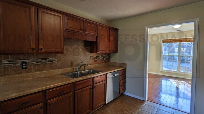 Building Photo - 3012 Outfitters Dr