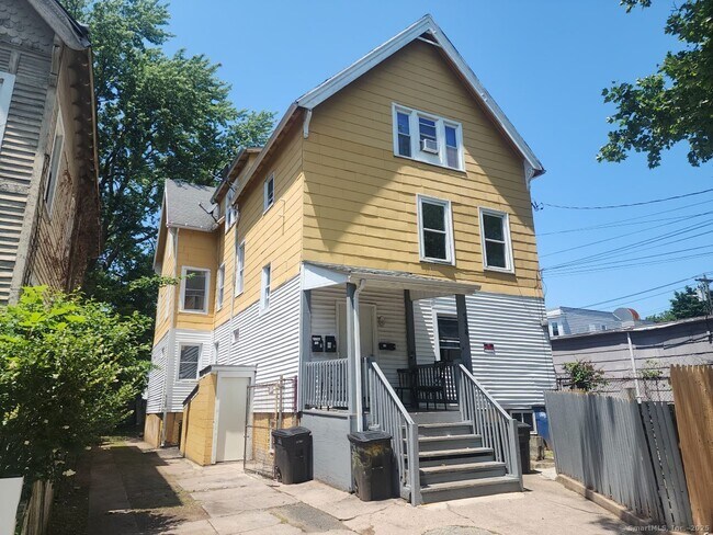 Primary Photo - 734 Orchard St