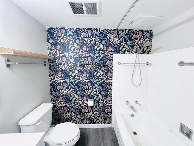 Building Photo - 710 E 200 S