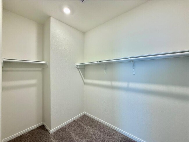 Building Photo - 18227 Dahlia Dale Dr