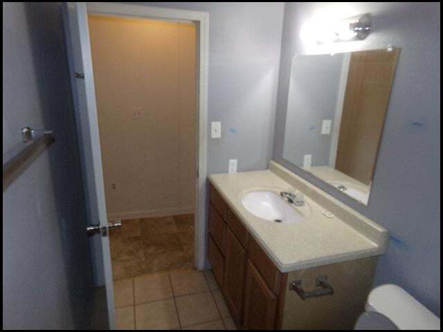 Building Photo - 107 S Holly St