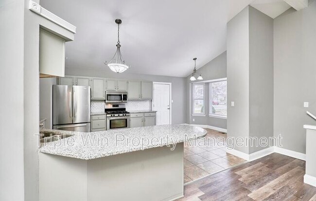 Building Photo - 121 Walnut Hill Dr