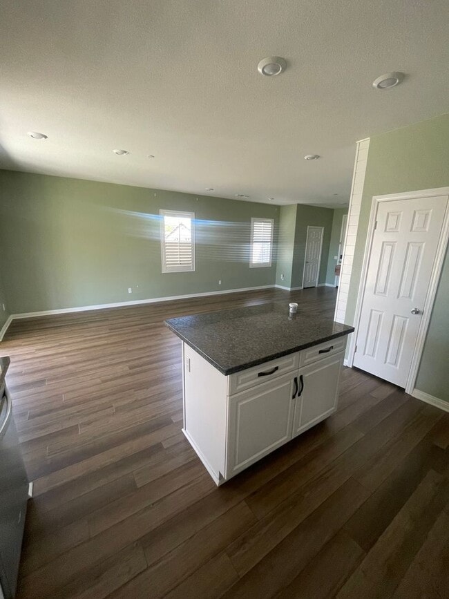 Building Photo - 31871 Eaton Ln