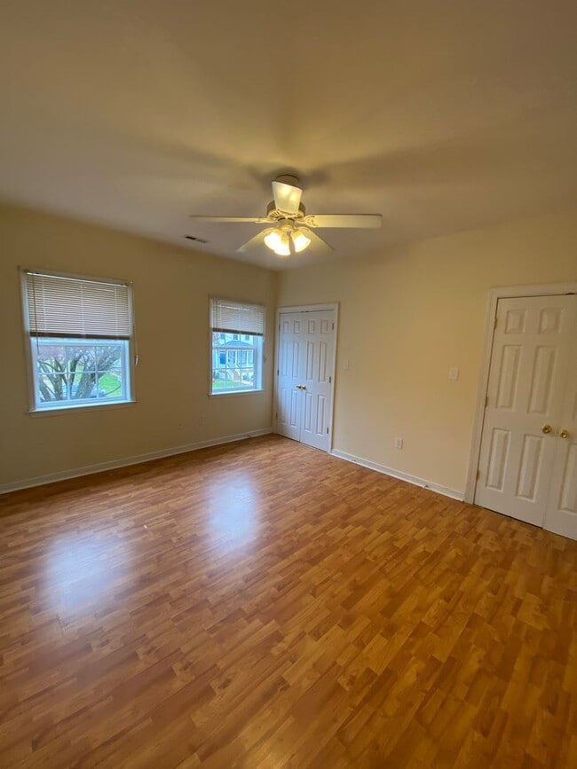 Building Photo - 1210 N 21st St