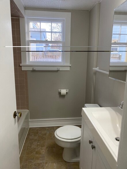 Bathroom - 30 Catlin Ave