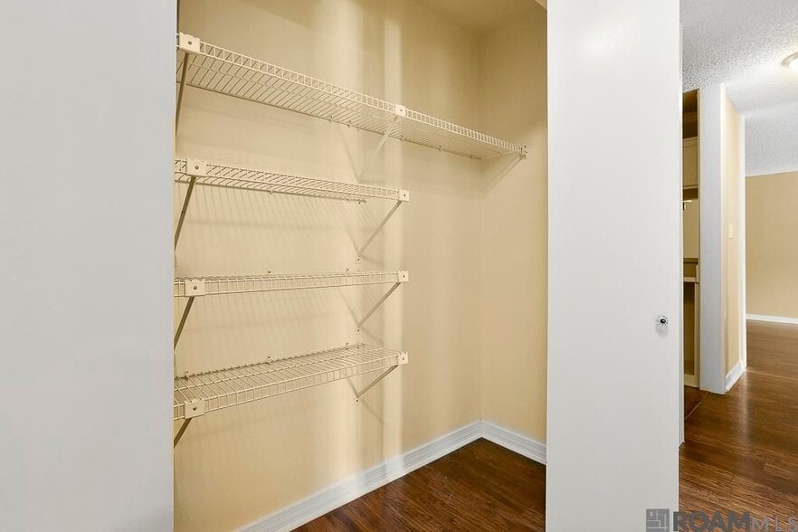 Building Photo - 8500 Bluebonnet Blvd