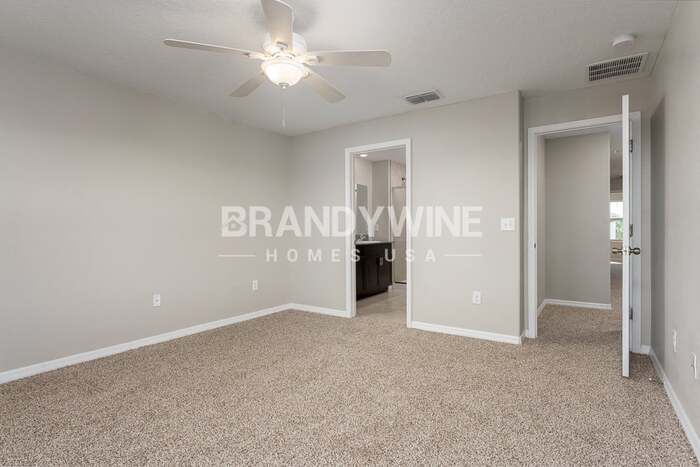 Building Photo - 5559 Mercado Dr