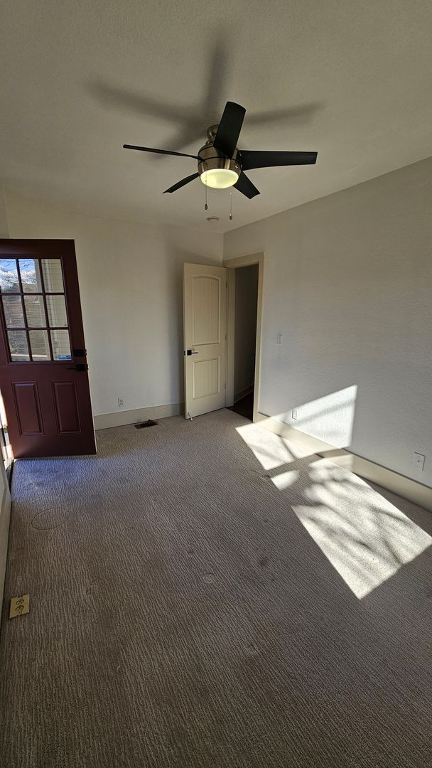 Building Photo - Modern Park Hill Home