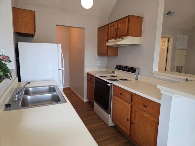 Building Photo - 2300 Old Spanish Trl