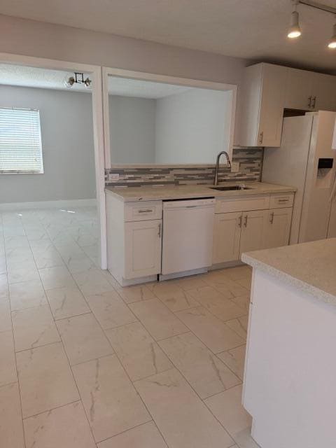 Building Photo - 9448 Saddlebrook Dr