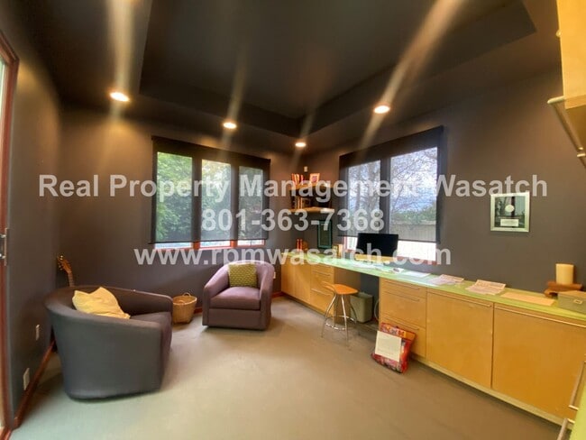 Building Photo - Check out This Stunning 3 Bedroom 2.5 Bath...