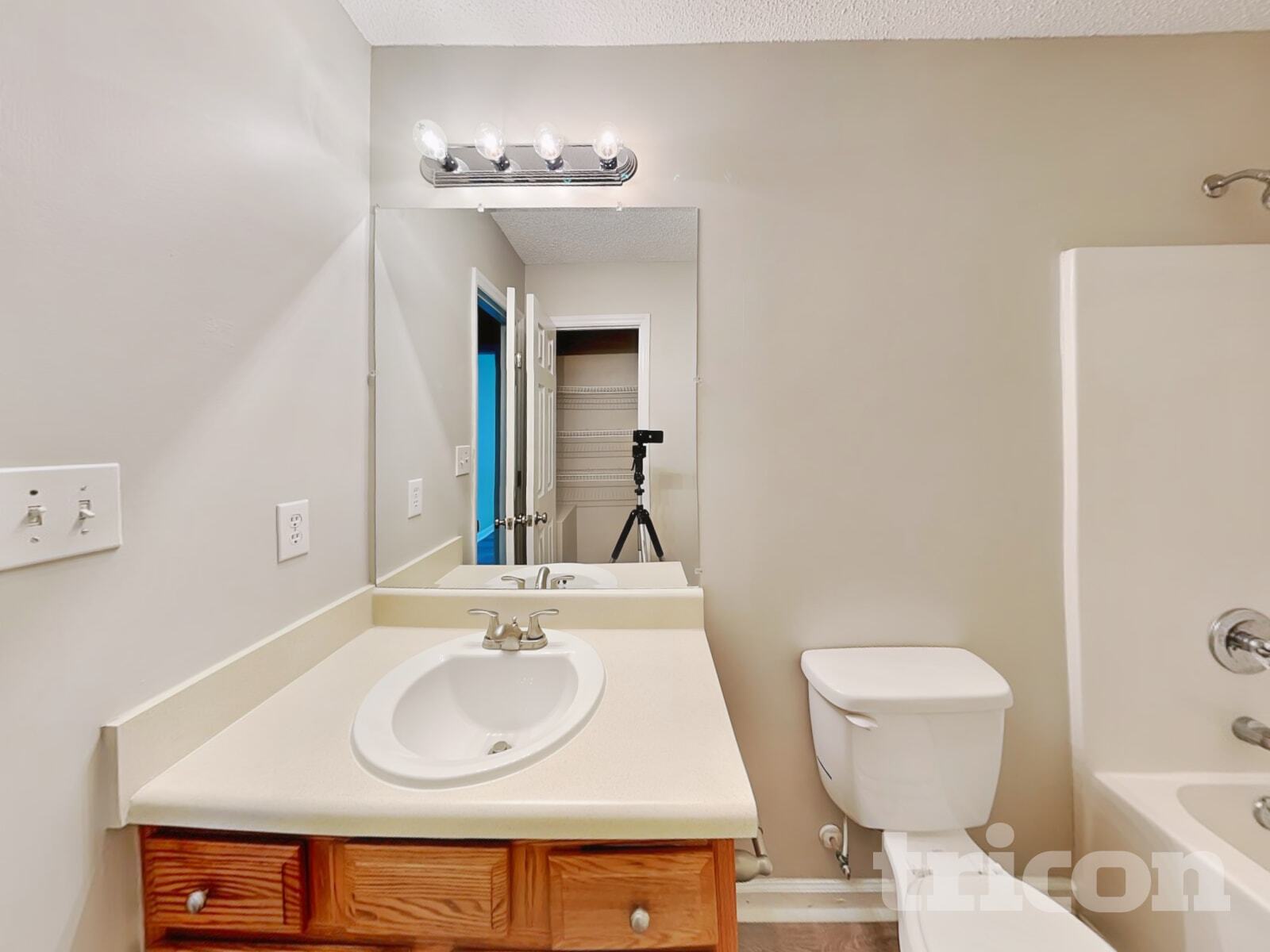 Building Photo - 1209 Woodbriar St