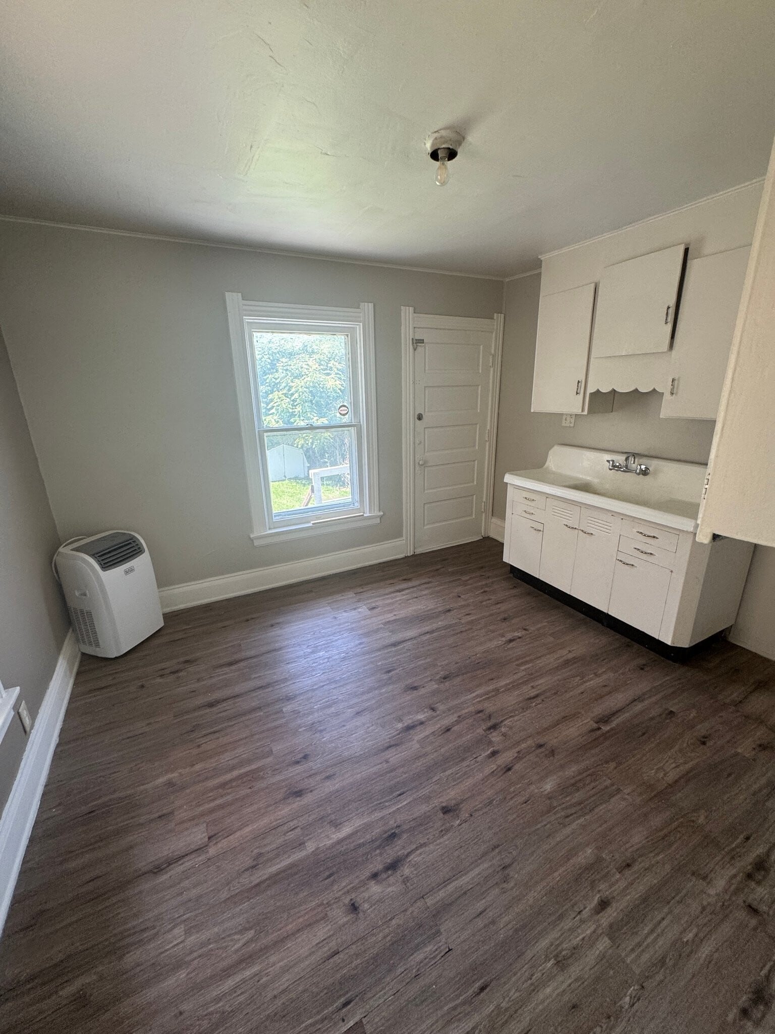 Building Photo - 2727 Robinwood Ave
