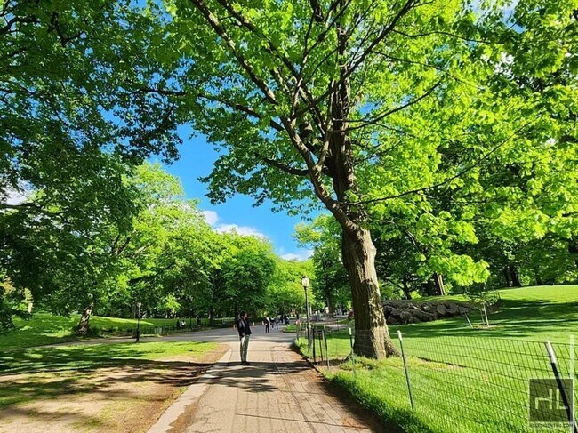 Building Photo - WEST 58 STREET