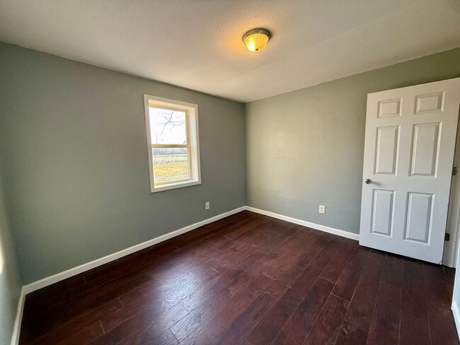 Building Photo - 3 Bedroom/1 Bathroom Home in Paragould AR - $1,000 MOVES YOU IN!