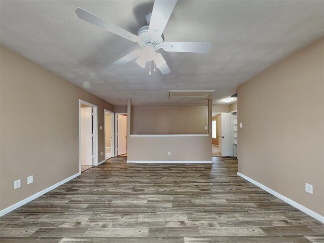 Building Photo - 6611 Dillon Dr