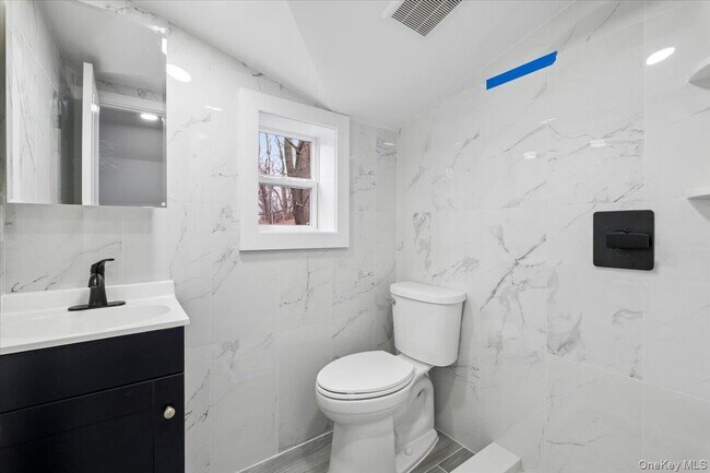 Building Photo - 66 Secor Rd