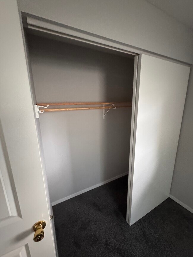 Building Photo - 514 S Pine St