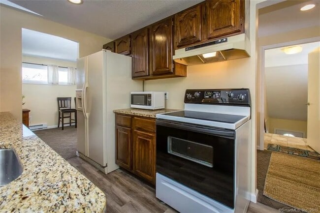 Building Photo - 31 Cinnamon Spring