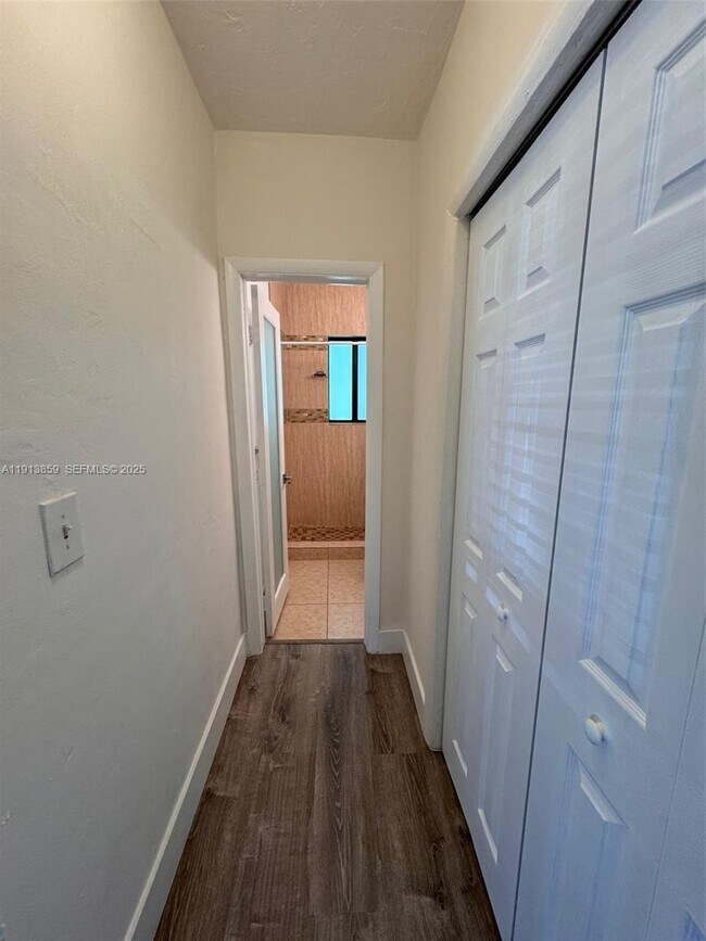 Building Photo - 570 NE 69th St