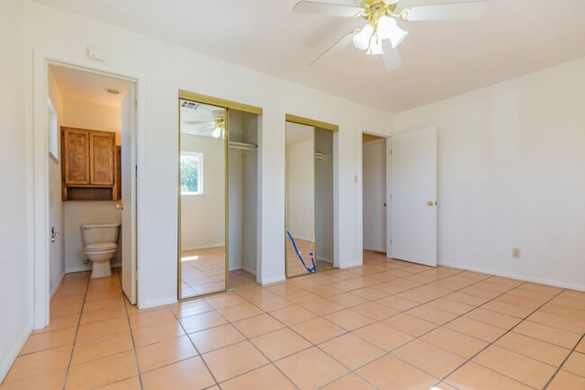 Building Photo - 3 Bedroom 2 Bath Home