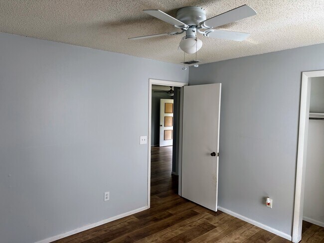 Building Photo - 1002 Wolf Trail
