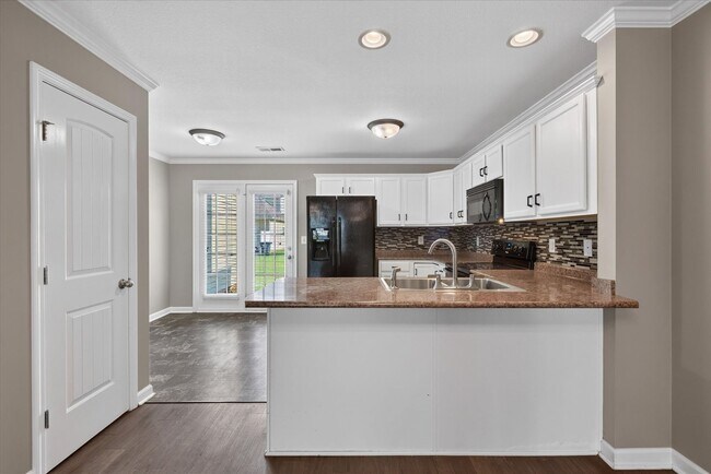 Building Photo - 343 Sam Houston Cir