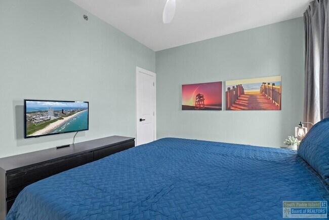 Building Photo - 111 W Sunny Isle Dr