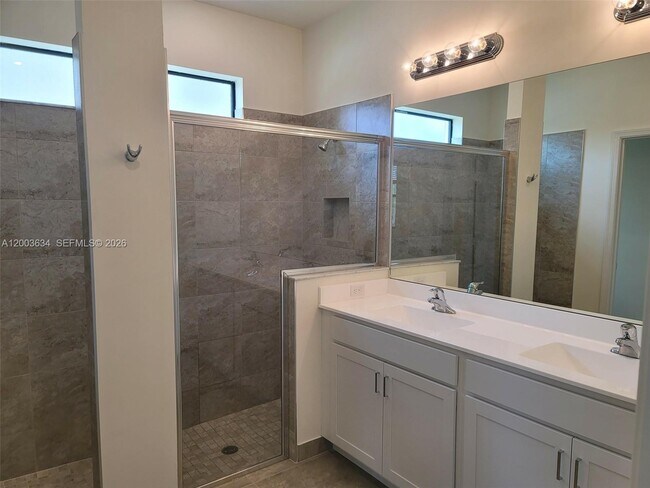 Building Photo - 10005 W Verona Cir