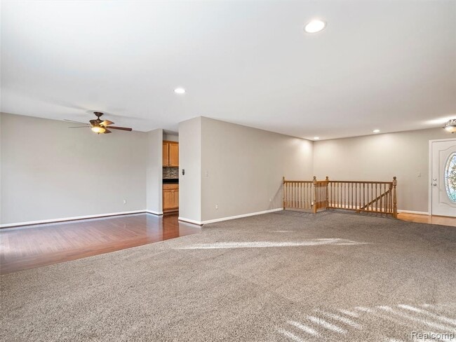 Building Photo - 987 Fairledge St