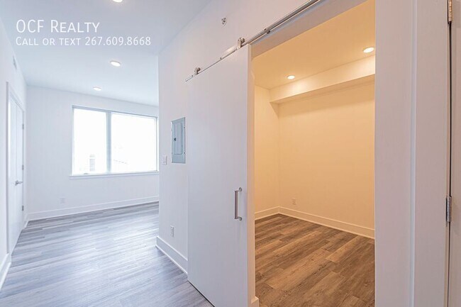 Building Photo - 1245 Ridge Ave