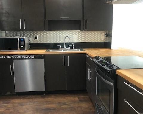 Building Photo - 2972 NW 67th Ct