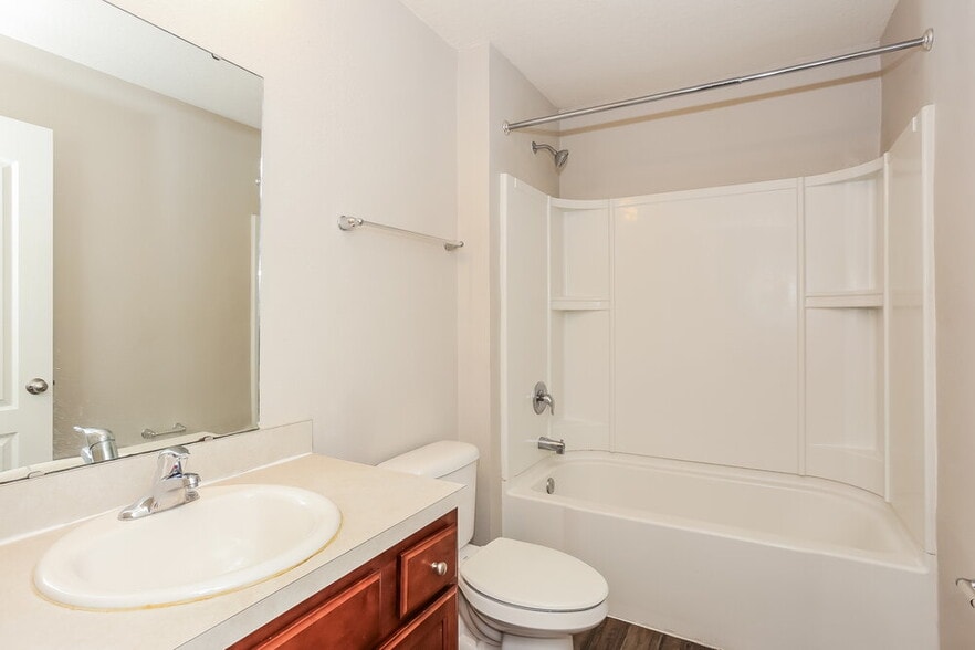 Building Photo - 2067 Tyson Lake Dr