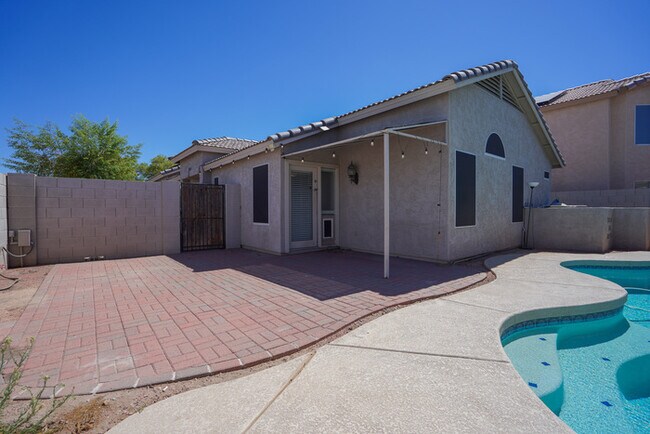 Building Photo - 15614 N 34th St