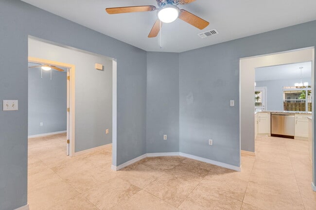 Building Photo - 210 S Shore Dr