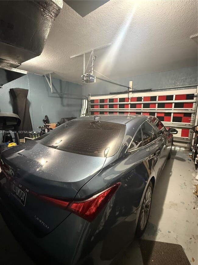 Building Photo - 3910 NE 13th Dr