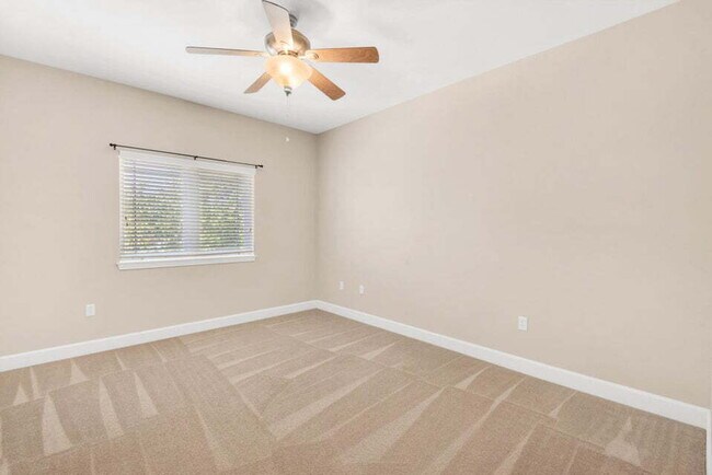 Building Photo - "Spacious 2-Bed Townhouse in Fort Walton Beach"