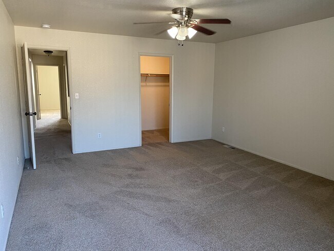 Building Photo - 2917 Snyder Ave